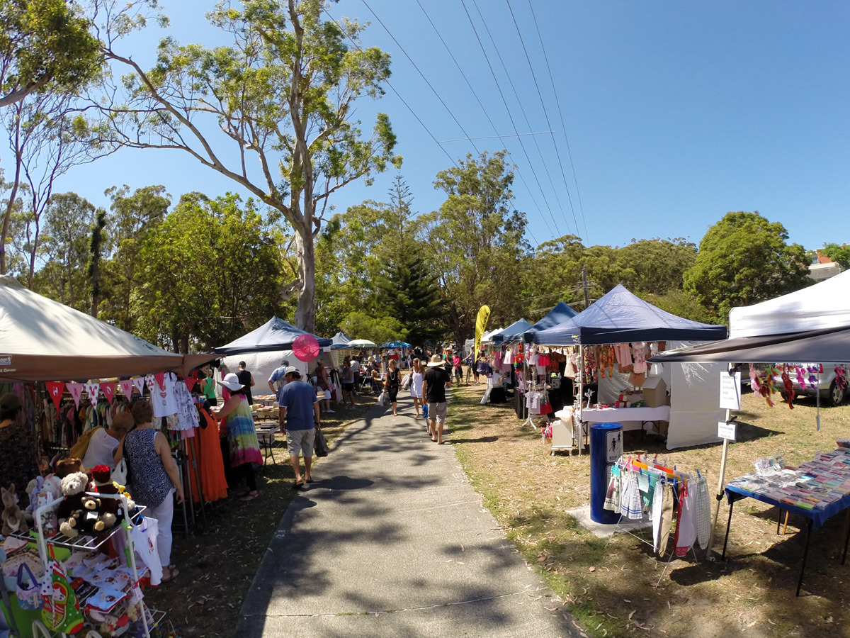 Sonntags-Flohmarkt in Nelson Bay