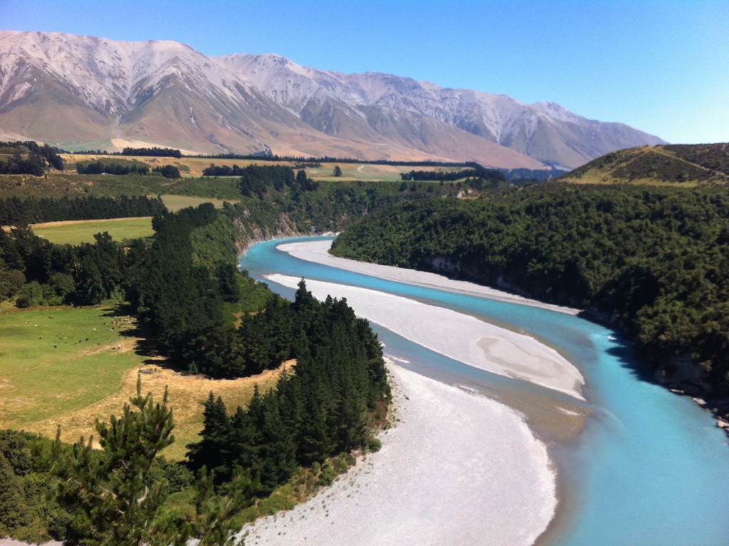 Der Fluss Rakaia mit dem Mount Hutt im Hintergrund