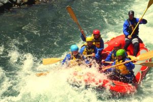 nz_hs_kuranui_White-water-rafting