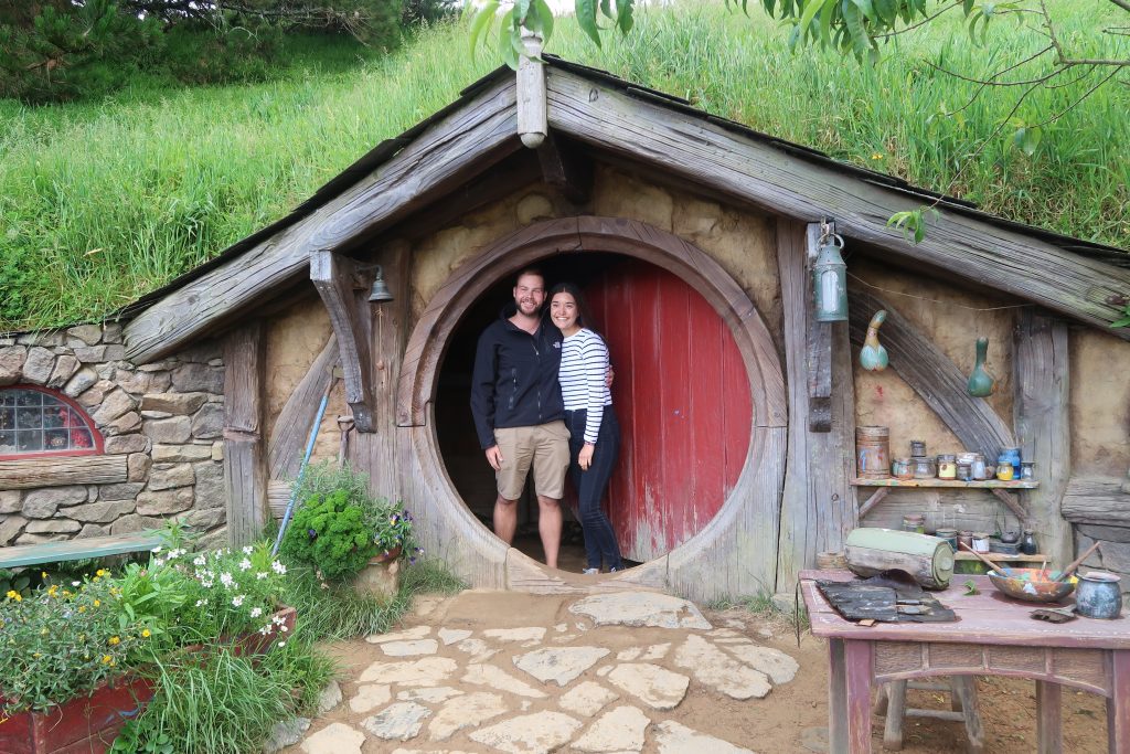 2-hobbiton-welcome