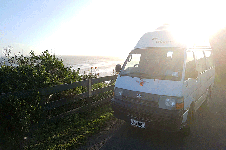 Mein Campervan an der Küste von Kai-iwi.