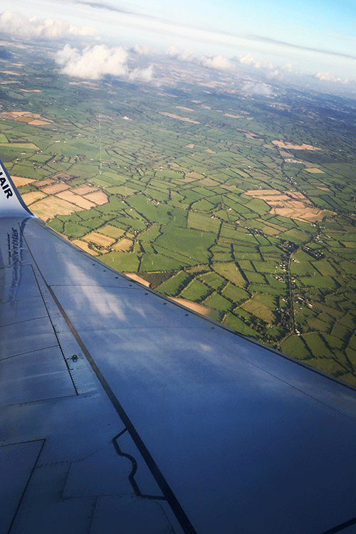 Das grüne Irland von oben.