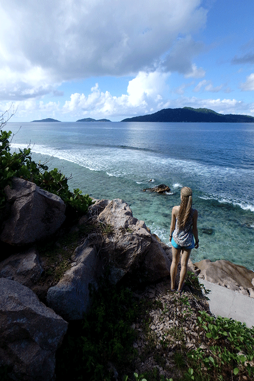 Das Wochenende mit Freunden auf der Trauminsel La-Digue verbringen.