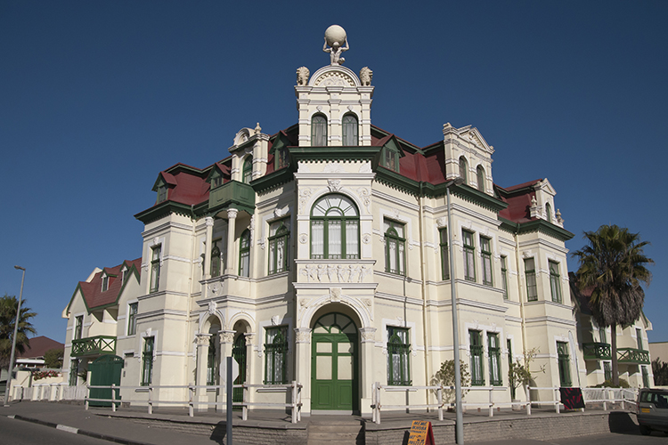 Ein Relikt aus der deutschen Kolonialzeit: das Hohenzollernhaus in Swakopmund.