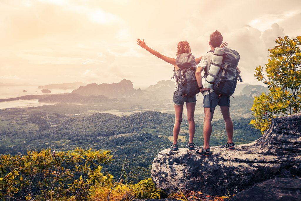 Backpacker von hinten