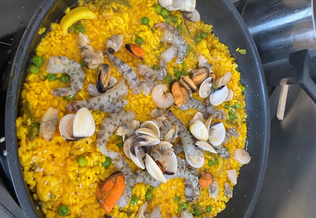 Paella mit Meeresfrüchten