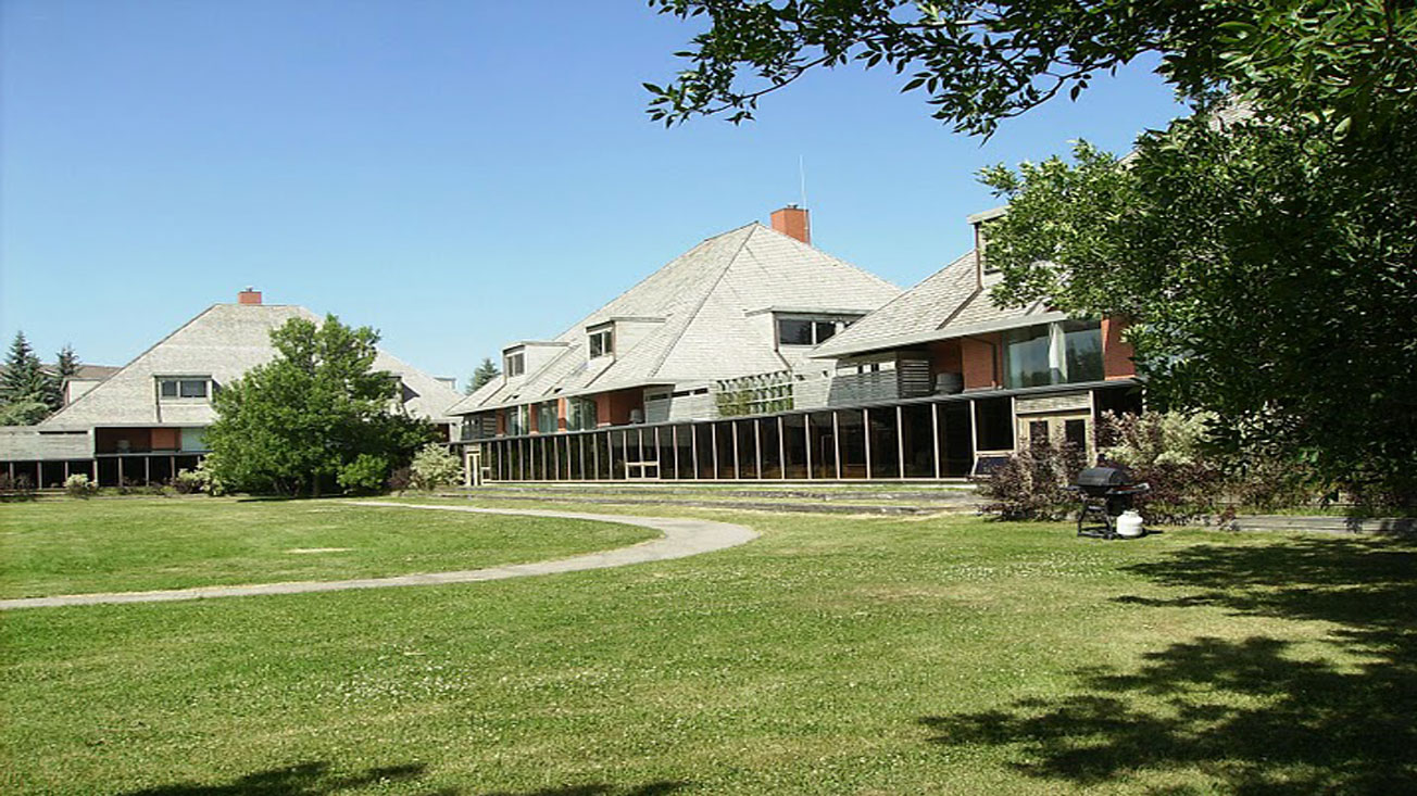 Strathmore High School in Kanada TravelWorks